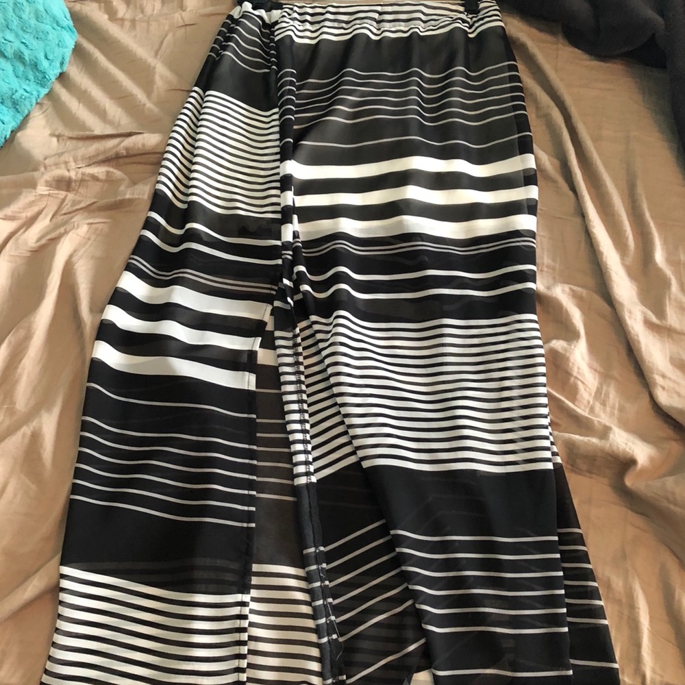 Maxi skirt with slit
